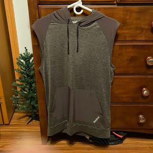 Sleeveless tank top hoodie